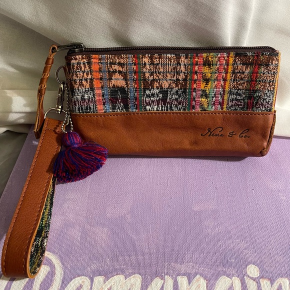 Nena & Co small wristlet - Picture 1 of 3